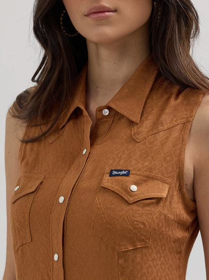 Women's Wrangler Retro Textured Slim Western Snap Tank - Brown