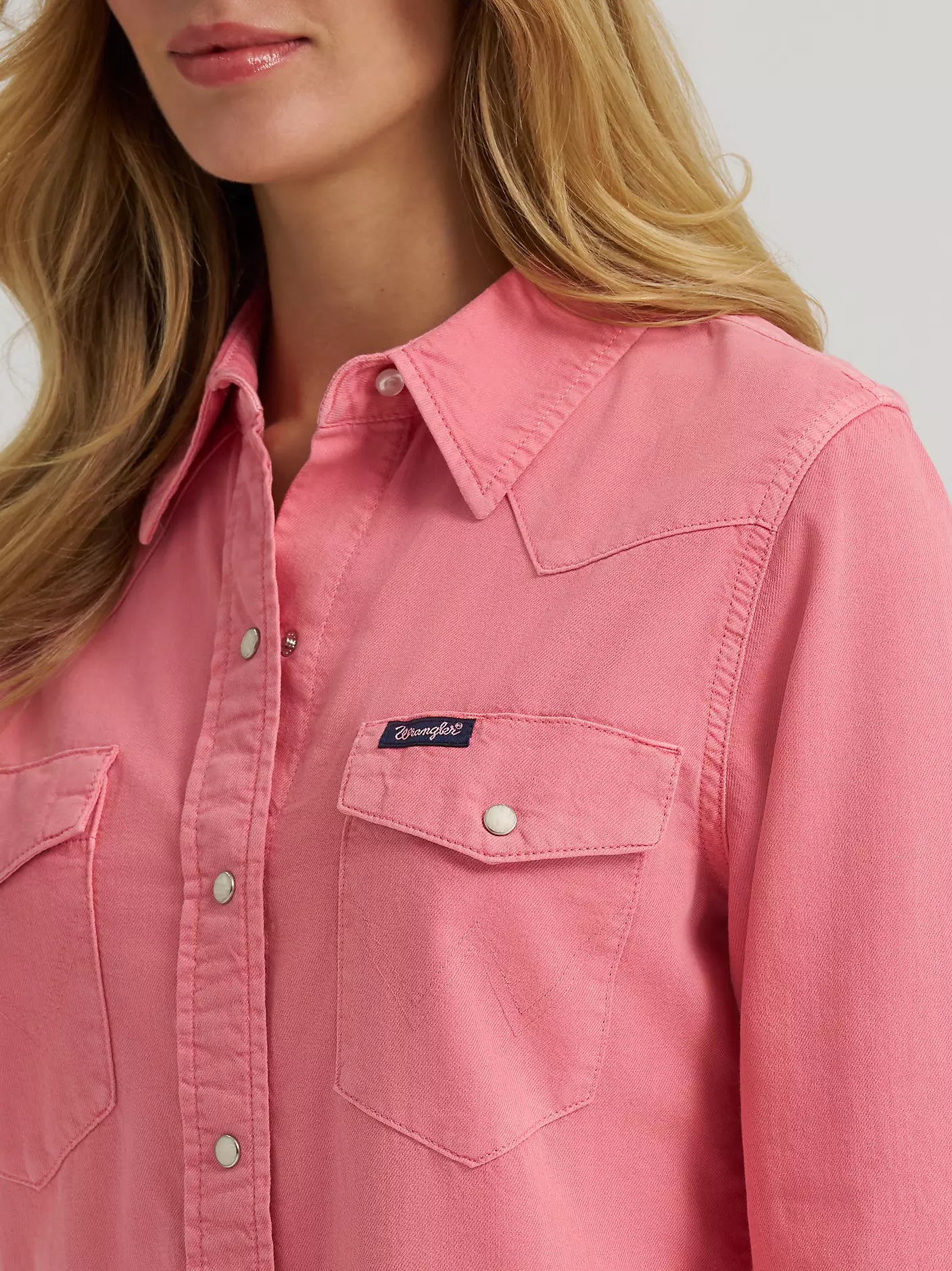 Women's Wrangler Colorwash Iconic Snap Shirt