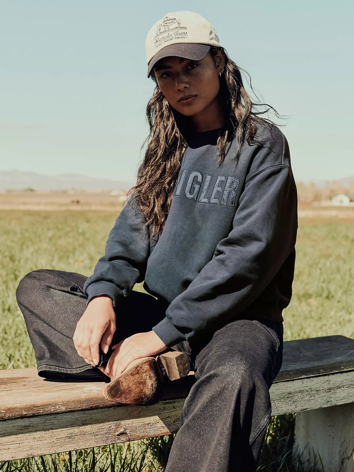 Women's Wrangler Logo Canyon Crew Pullover