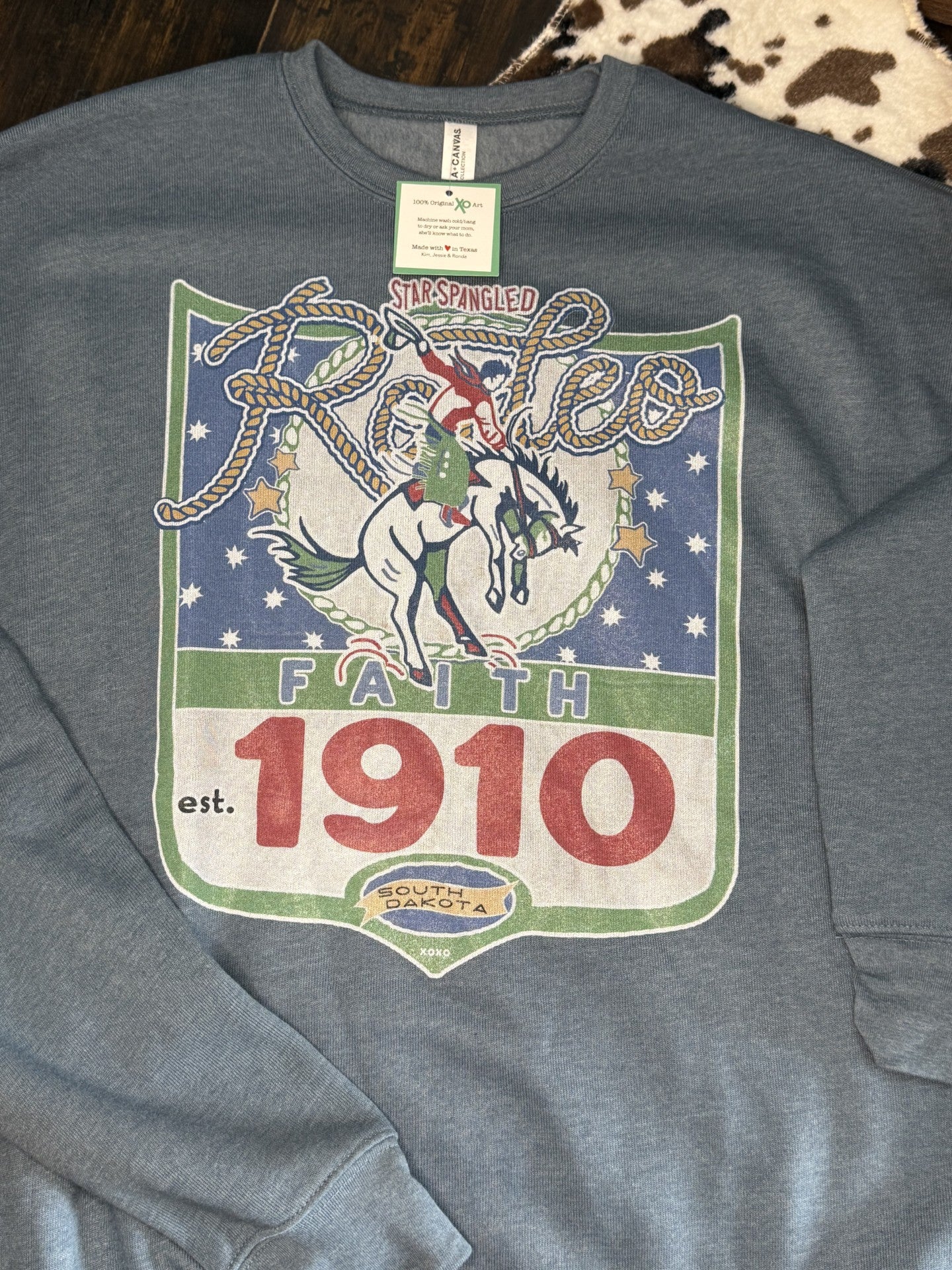 Women's XOXO Rodeo Greetings Backnumber Crewneck