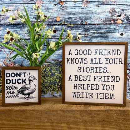 A Good Friend Knows All Funny Christmas Gifts - Home Decor
