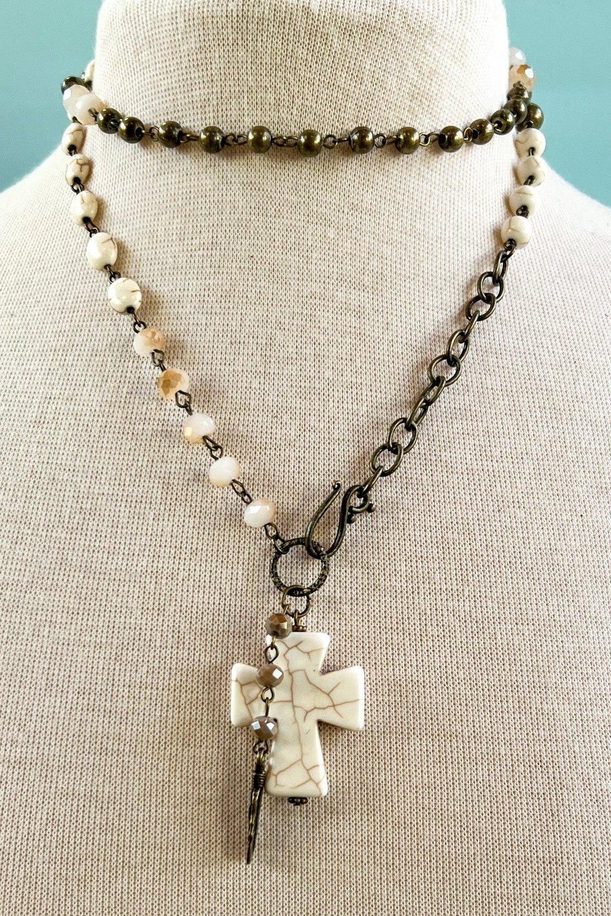 Valerie Necklace in White