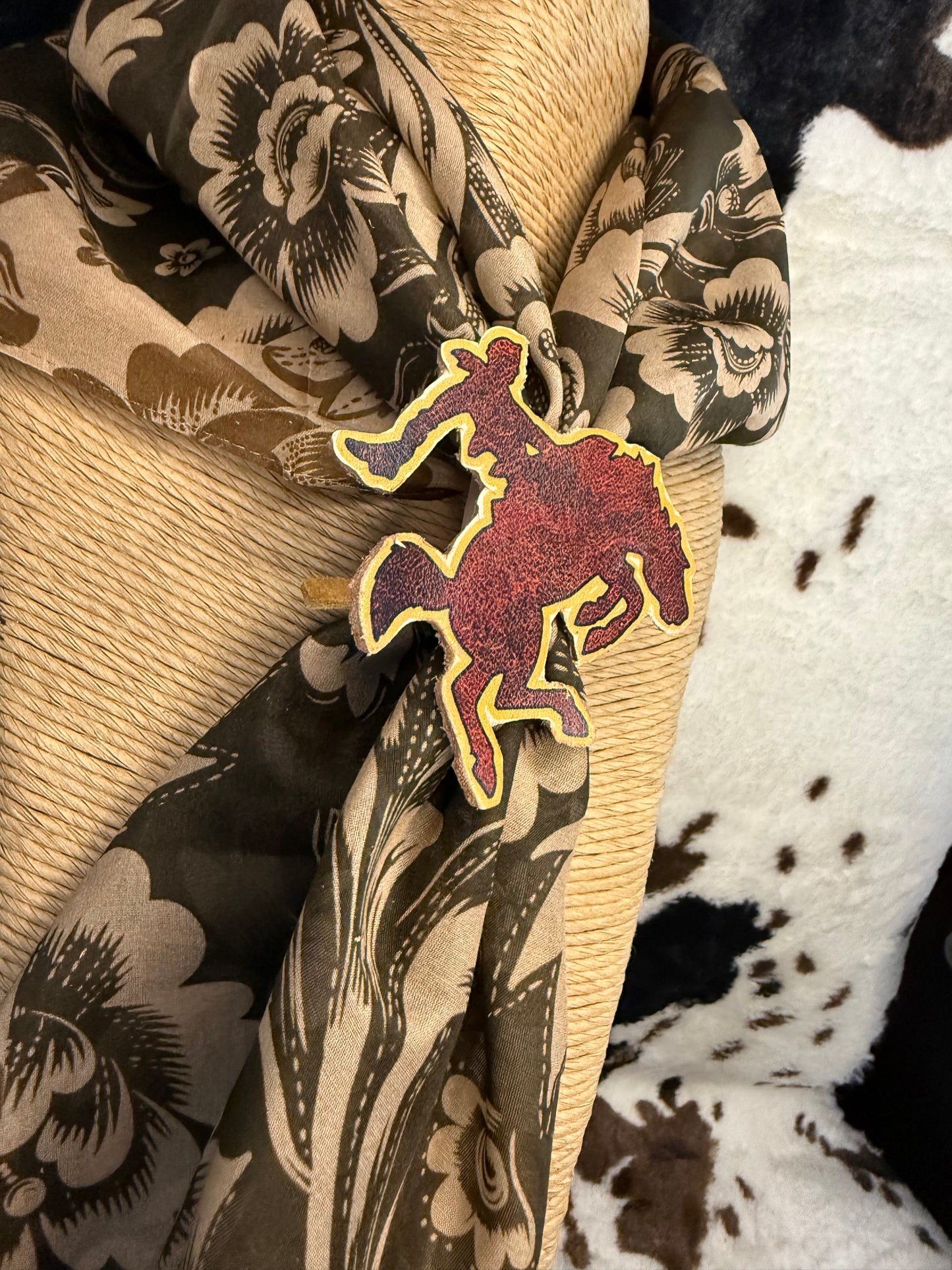 Women's XOXO Wyoming Bronc Scarf Slide