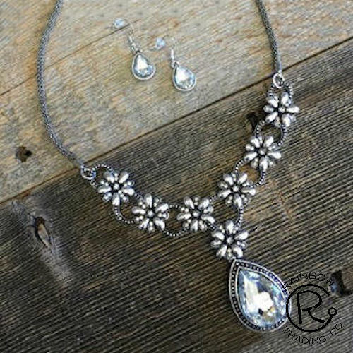 Tear Drop Diamond W/ Flowers Necklace
